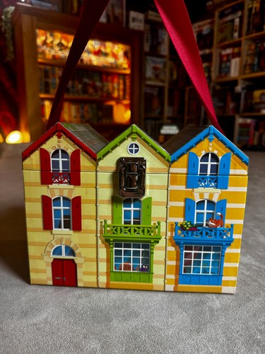 Illustration Grande boîte de rangement des boîtes biseaux